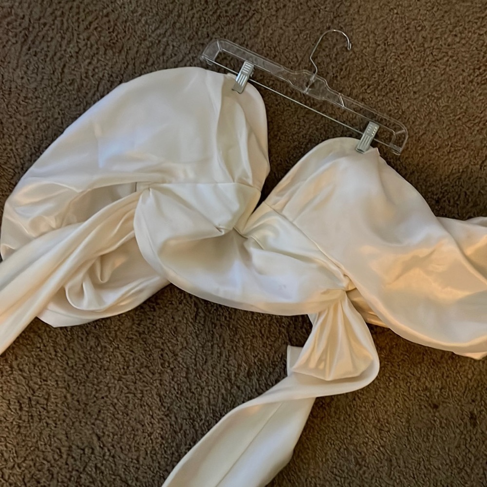 Long ribbon crop top